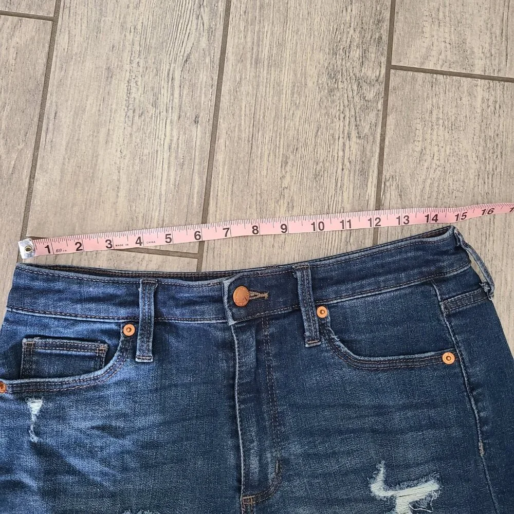 Universal Thread denim shorts size 8/29